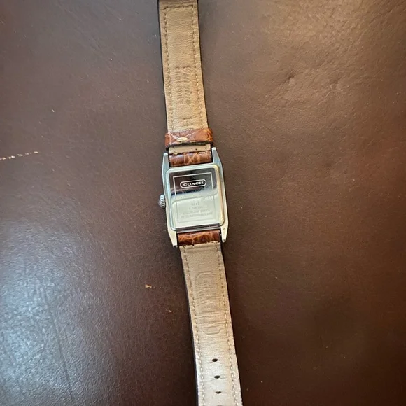 Coach watch - Picture 5 of 5